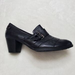 Earth Originals Black Leather Pumps. Size 9.5